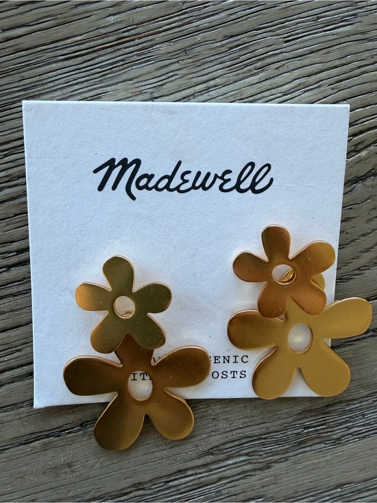 Madewell Jewelry - Madewell Metallic Gold Daisy Drop Earrings